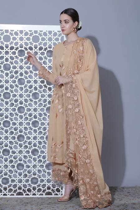 Mehak Talreja Couturre_Peach Cotton Voile Thread Work Round Floral Embroidered Anarkali Set _Online_at_Aza_Fashions