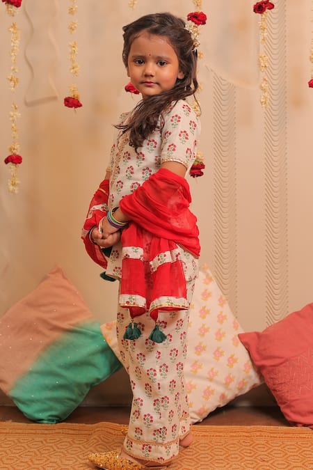 Shop_Tiny Colour_White Chiffon, Cotton Lace, Tassels Jasmine Printed Kurta Set _Online_at_Aza_Fashions