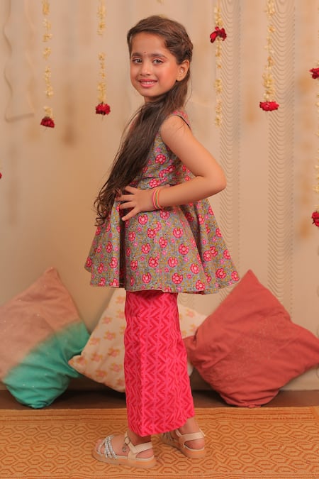 Tiny Colour_Pink Chiffon, Cotton Embroidery Gulab Printed Kurta Set _Online_at_Aza_Fashions