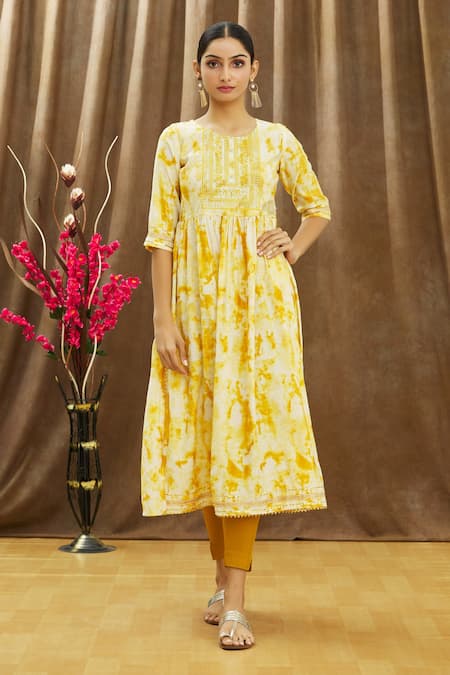 Khwaab by Sanjana Lakhani Yellow Muslin Embroidered Floral Round Abstract Print Kurta And Pant Set 