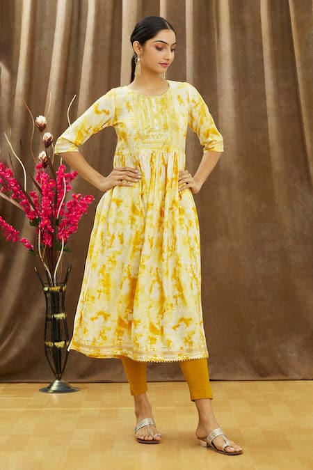 Buy_Samyukta Singhania_Yellow Muslin, Cotton Embroidery Round Neck Abstract Print Kurta And Pant Set_Online_at_Aza_Fashions