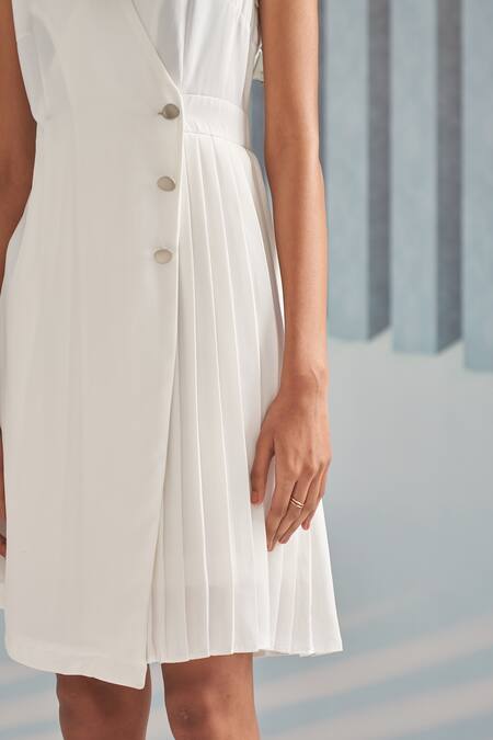 Pleats By Aruni_White Crepe With Pleated Detail Plain V Neck Blazer Dress_at_Aza_Fashions
