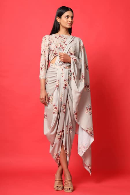 Pasha India_Green Rayon Slub Floral Print Round Pre-draped Lungi Saree With Blouse _Online_at_Aza_Fashions