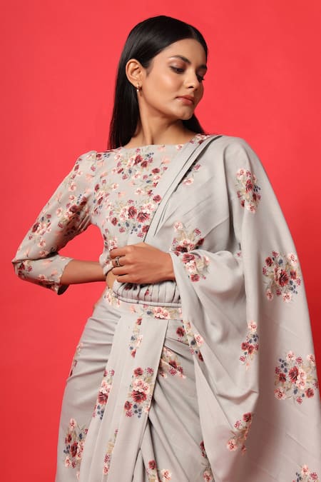 Pasha India_Green Rayon Slub Floral Print Round Pre-draped Lungi Saree With Blouse _at_Aza_Fashions