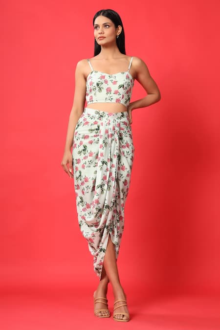 Crop top and high hotsell waisted skirt set india