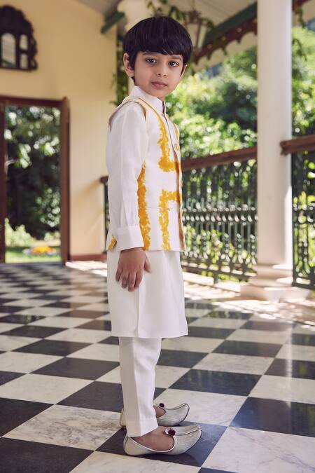 Amita Gupta_White Cotton, Silk, Chanderi Embroidery Eco Printed Kurta Set With Bundi_Online_at_Aza_Fashions