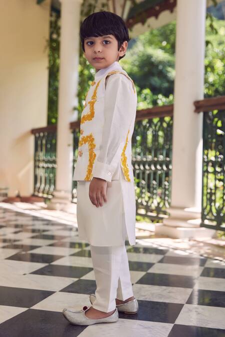 Buy_Amita Gupta_White Cotton, Silk, Chanderi Embroidery Eco Printed Kurta Set With Bundi_Online_at_Aza_Fashions