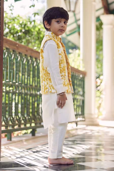Amita Gupta_White Kurta , Bundi Chanderi, Trouser Printed And Set_Online_at_Aza_Fashions