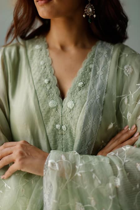 Buy_Begum_Green Organza Dupatta, Zari Silk Kurta And Modal Satin Mira Embroidered Set _Online_at_Aza_Fashions
