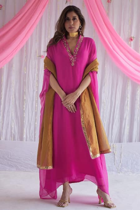 Shorshe Clothing Pink Chiffon, Lining Shantoon Floral Motifs V Neck Long Kaftan Online at Aza Fashions Shorshe Clothing_Pink Chiffon, Lining Shantoon Floral Motifs V Neck Long Kaftan _Online_at_Aza_Fashions