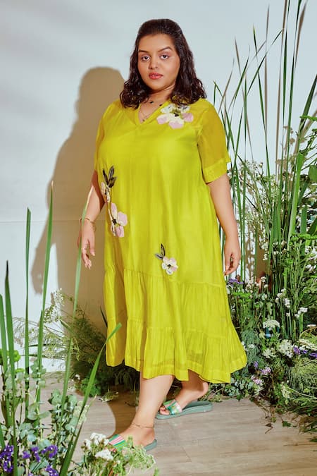 Half Full Curve_Green Chanderi Bead , Thread V Neck Tiered Hem Dress _Online_at_Aza_Fashions