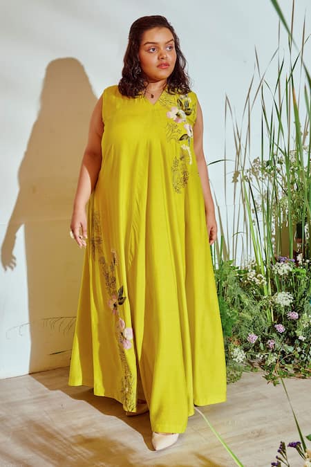 Half Full Curve_Green Cotton Bead , Thread V Neck Panelled Dress _Online_at_Aza_Fashions