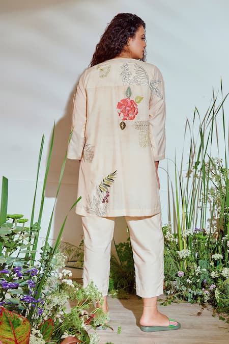 Half Full Curve Floral Embroidered Jacket Pant Set 