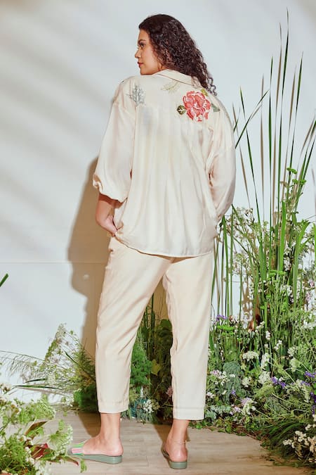 Half Full Curve Floral Embroidered Jacket & Pant Set 
