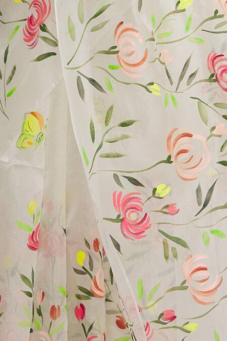 Priti Sahni White Blouse Raw , Saree Organza Floral V Neck Hand Painted With at Aza Fashions Priti Sahni_White Blouse Raw , Saree Organza Floral V Neck Hand Painted With _at_Aza_Fashions