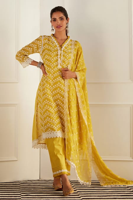 Mulmul Yellow 100% Tencel Organza Embroidered Floral V Pharis Kurta Pant Set  