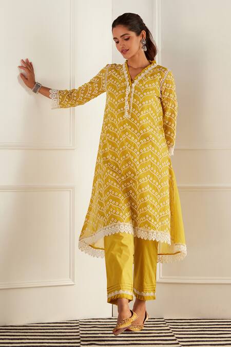 Mulmul_Yellow 100% Tencel Organza Floral V Neck Pharis Embroidered Kurta Pant Set _Online_at_Aza_Fashions