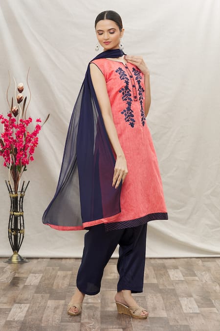 Samyukta Singhania Peach Top Chanderi Slub Embroidered Resham Round Floral Kurta Set