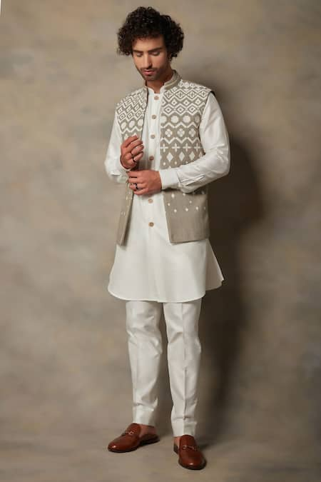 Gargee Designers Applique Work Bundi & Kurta Set 