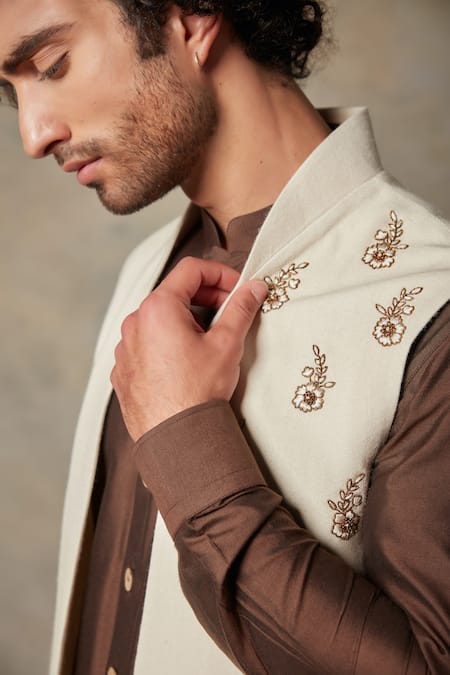 Gargee Designers_White , Cotton Floral Embroidered Bundi And Kurta Set _at_Aza_Fashions