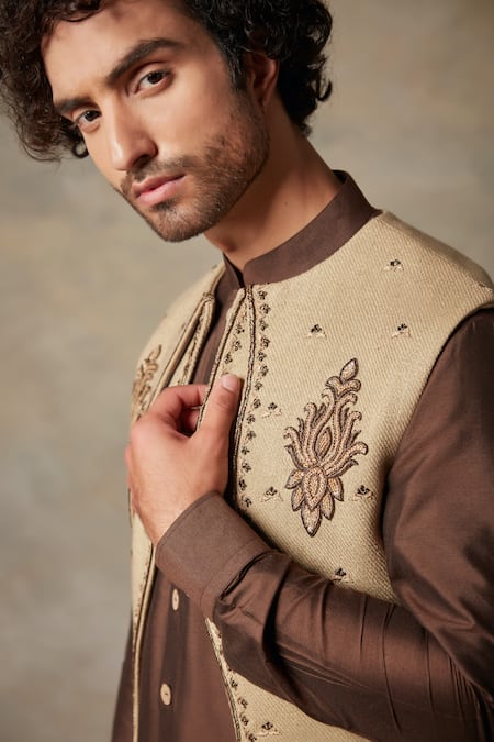 Gargee Designers_Gold Cotton , Matka Floral Embroidered Bundi And Kurta Set _at_Aza_Fashions