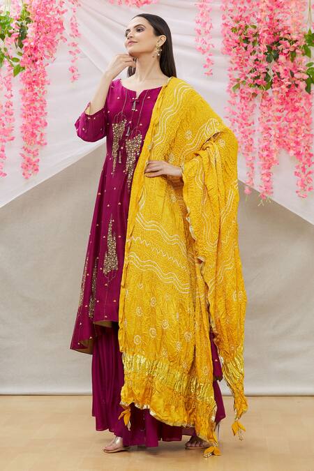 Buy_Sozenkari_Pink Pure Chanderi Tissue And Dupatta Bandhani Hand Embroidered Anarkali Set _Online_at_Aza_Fashions