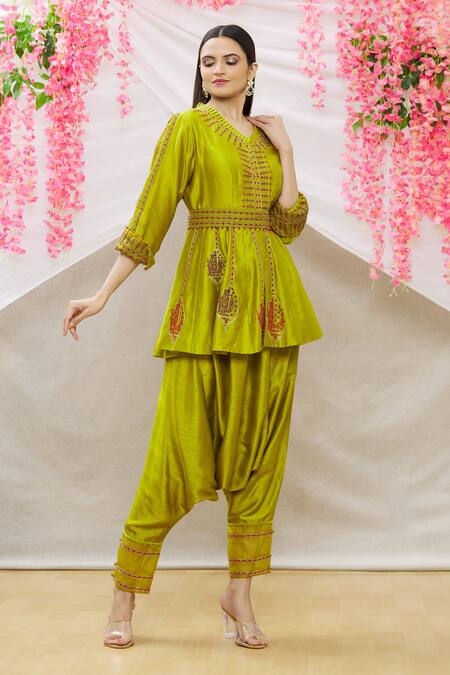 Sozenkari Green Pure Chanderi Hand Embroidered Zardozi V Neck Jacket And Cowl Pant Set 