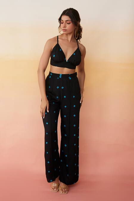 Buy_Aapro_Black Modal Bandhej Print V Neck Medellin Crop Top And Pant Set_Online_at_Aza_Fashions