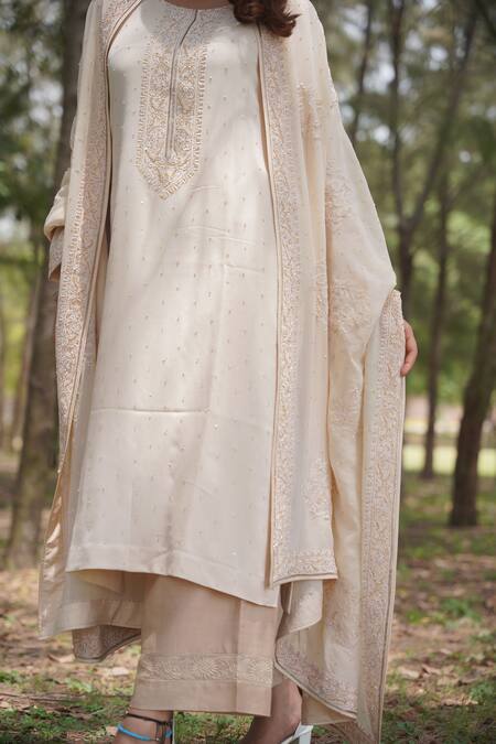 Iktaar By Meena_Beige Georgette And Chanderi Silk Beads & Thread, Embroidered Kurta Pant Set _at_Aza_Fashions