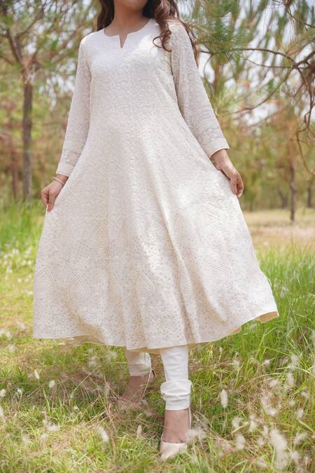 Buy_Iktaar By Meena_White Georgette And Crepe Sequin, Pearl & Beads Notched Chikankari Anarkali Set _Online_at_Aza_Fashions