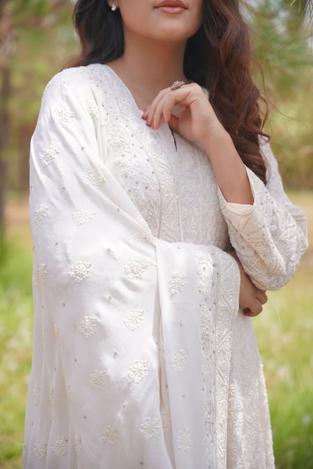 Shop_Iktaar By Meena_White Georgette And Crepe Sequin, Pearl & Beads Notched Chikankari Anarkali Set _Online_at_Aza_Fashions