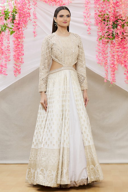 Neha Mehta Couture White Banarasi Silk Floral, Mirror, Zardozi Round Embroidered Gown Online at Aza Fashions Neha Mehta Couture_White Banarasi Silk Floral, Mirror, Zardozi Round Embroidered Gown _Online_at_Aza_Fashions