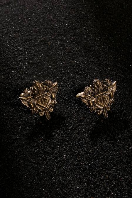 Shop_Cosa Nostraa_Gold Knight Lion Gift Set _Online_at_Aza_Fashions