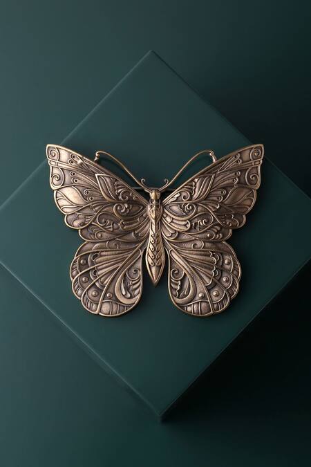 Shop_Cosa Nostraa_Gold Butterfly Gift Set _Online_at_Aza_Fashions