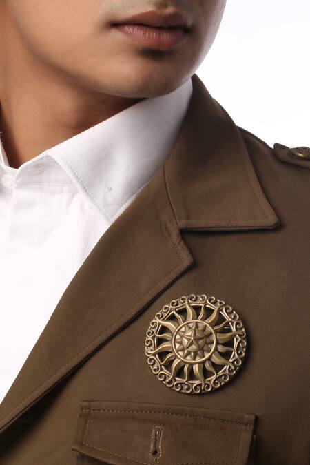 Shop_Cosa Nostraa_Gold Star Wheel Gift Set _at_Aza_Fashions
