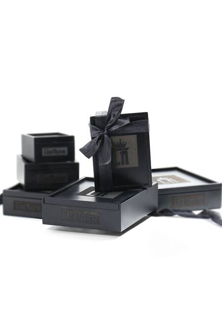 Shop_Cosa Nostraa_Gold Star Wheel Gift Set _Online_at_Aza_Fashions
