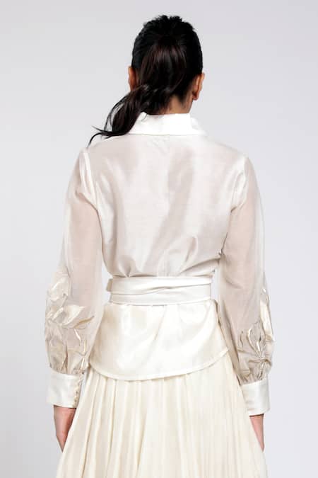 Madder Much Niko Embroidered Sleeve Top 