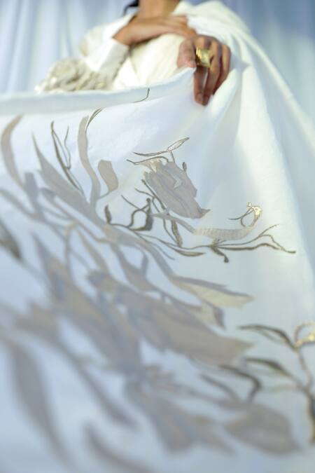 Buy_MADDER MUCH_White 80% Cotton 20% Silk Floral Bella Embroidered Saree _Online_at_Aza_Fashions