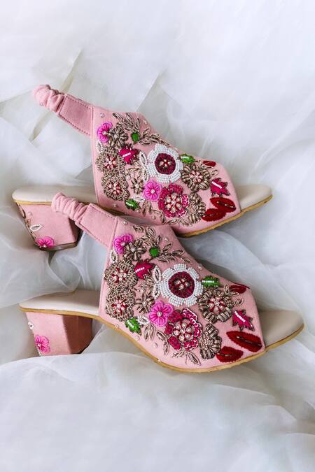 Sabya Light Pink Hand Embroidered bridal block heels from Tiesta Shoes –  Tiesta Store