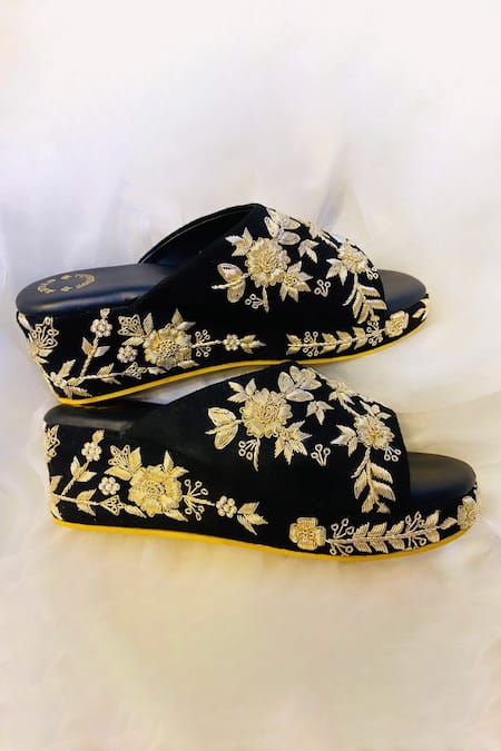 Shiveen Shiveen Yuyam Embroidered Wedges 