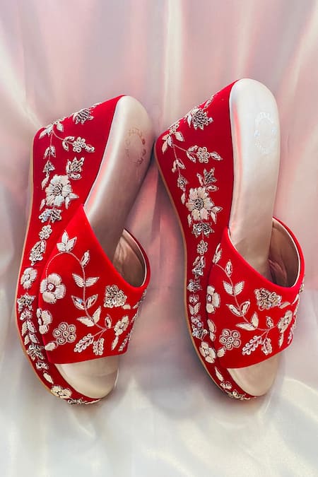 Shop Shiveen Shiveen Red Embroidered Jambu Wedges at Aza Fashions Shop_Shiveen Shiveen_Red Embroidered Jambu Wedges _at_Aza_Fashions