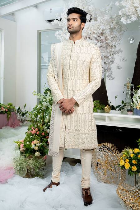 Varun Chakkilam_White Twill Silk And Cotton Lycra Zardozi Embroidered Sherwani Set With Stole _Online_at_Aza_Fashions