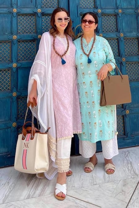 Buy_Roze_Pink 100% Cotton Floral Print V Neck Isra Kurta Pant Set _Online_at_Aza_Fashions