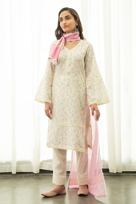 Roze Saira Floral Print Kurta Set 