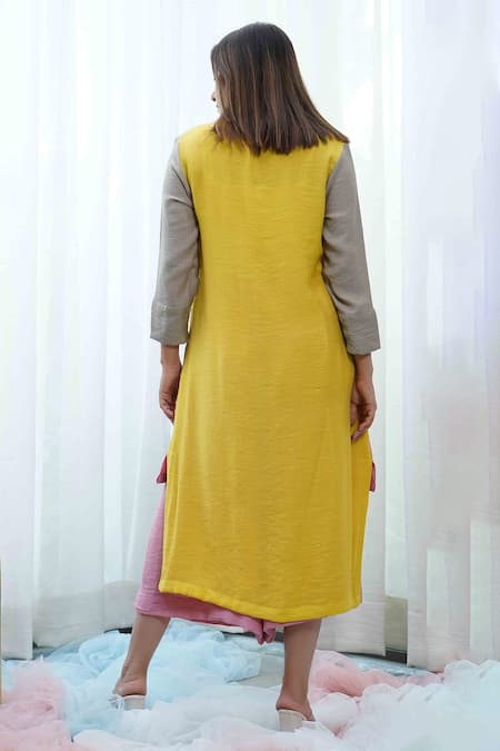 Shop Tussah By Siddhi Shah Pink Textured Cotton Spread Collar Color Block Tunic at Aza Fashions Shop_Tussah By Siddhi Shah_Pink Textured Cotton Spread Collar Color Block Tunic _at_Aza_Fashions