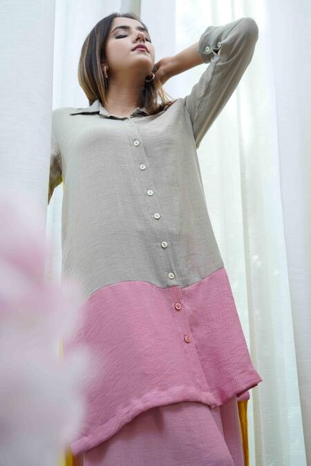 Shop Tussah By Siddhi Shah Pink Textured Cotton Spread Collar Color Block Tunic Online at Aza Fashions Shop_Tussah By Siddhi Shah_Pink Textured Cotton Spread Collar Color Block Tunic _Online_at_Aza_Fashions