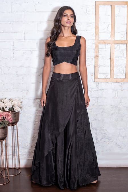 Shop Vasavi Shah Black Cotton, Organza, Linen, Slub Embroidered And Flap Pant Set at Aza Fashions Shop_Vasavi Shah_Black Cotton, Organza, Linen, Slub Embroidered And Flap Pant Set _at_Aza_Fashions