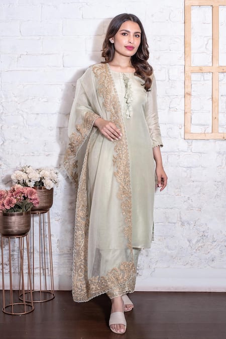 Shop Vasavi Shah Green Cotton, Organza, Russian Silk Dori Kurta Set With Embroidered Dupatta at Aza Fashions Shop_Vasavi Shah_Green Cotton, Organza, Russian Silk Dori Kurta Set With Embroidered Dupatta _at_Aza_Fashions