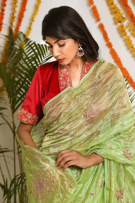 Ruar India Green Pure Tissue Floral V Neck Panna Saree With Blouse Online at Aza Fashions Ruar India_Green Pure Tissue Floral V Neck Panna Saree With Blouse _Online_at_Aza_Fashions