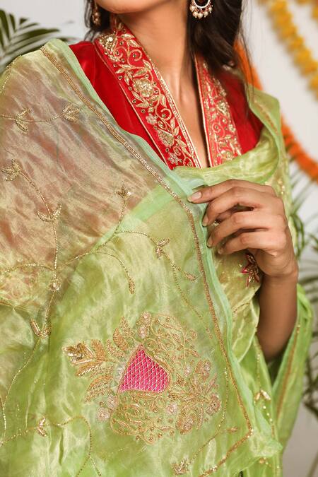 Ruar India Green Pure Tissue Floral V Neck Panna Saree With Blouse at Aza Fashions Ruar India_Green Pure Tissue Floral V Neck Panna Saree With Blouse _at_Aza_Fashions